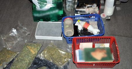 Policja rozbiła "rodzinny gang". Handlował narkotykami