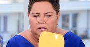 Zmarznięta Dorota Wellman w studiu „DDTVN”. Na planie nosi nawet rękawiczki. Tego nie było na wizji