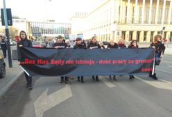 Pracownicy sądów protestują przeciwko niskim pensjom. "To nie manifestacja polityczna"