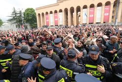 Taneczne demonstracje w Gruzji. Wszystko przez szturm na klub nocny