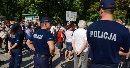 Sędzia po przesłuchaniu: próba nacisku. "Policzek dla sędziów"