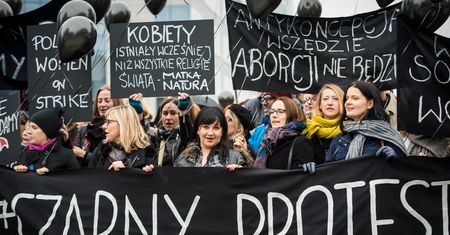 Ludzie oburzeni bilbordem. "Rak piersi, jajnika i mózgu po aborcji"