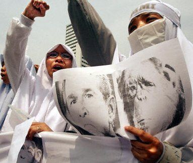 Indonezja: antyamerykańskie demonstracje przed wizytą Busha