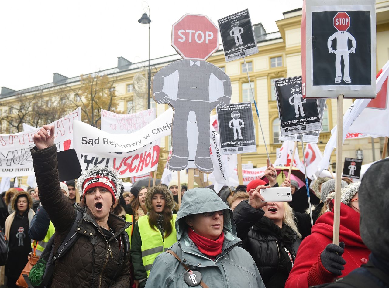 Będzie kolejna "epidemia grypy"? Pracownicy sądów domagają się podwyżek