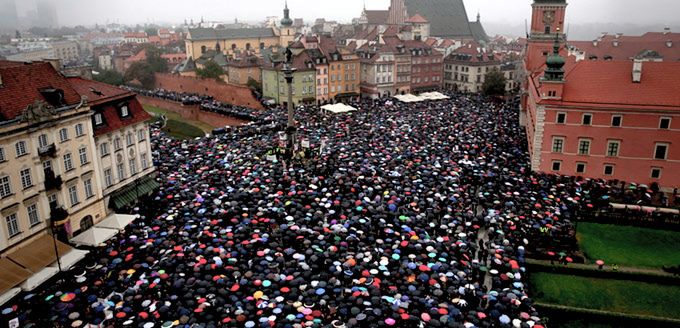 Represje wobec organizatorek Czarnego Protestu. Szykanują i grożą odebraniem dzieci