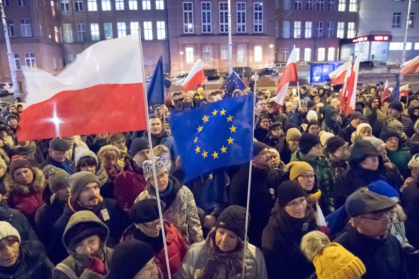 BBC analizuje sytuację w Polsce. "Mogą wyjść z Unii Europejskiej"