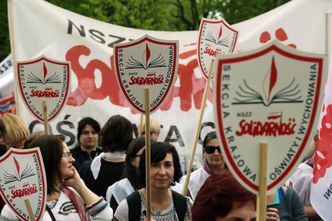 Strajk nauczycieli. MEN zmienia przepisy ws. egzaminu ósmoklasisty