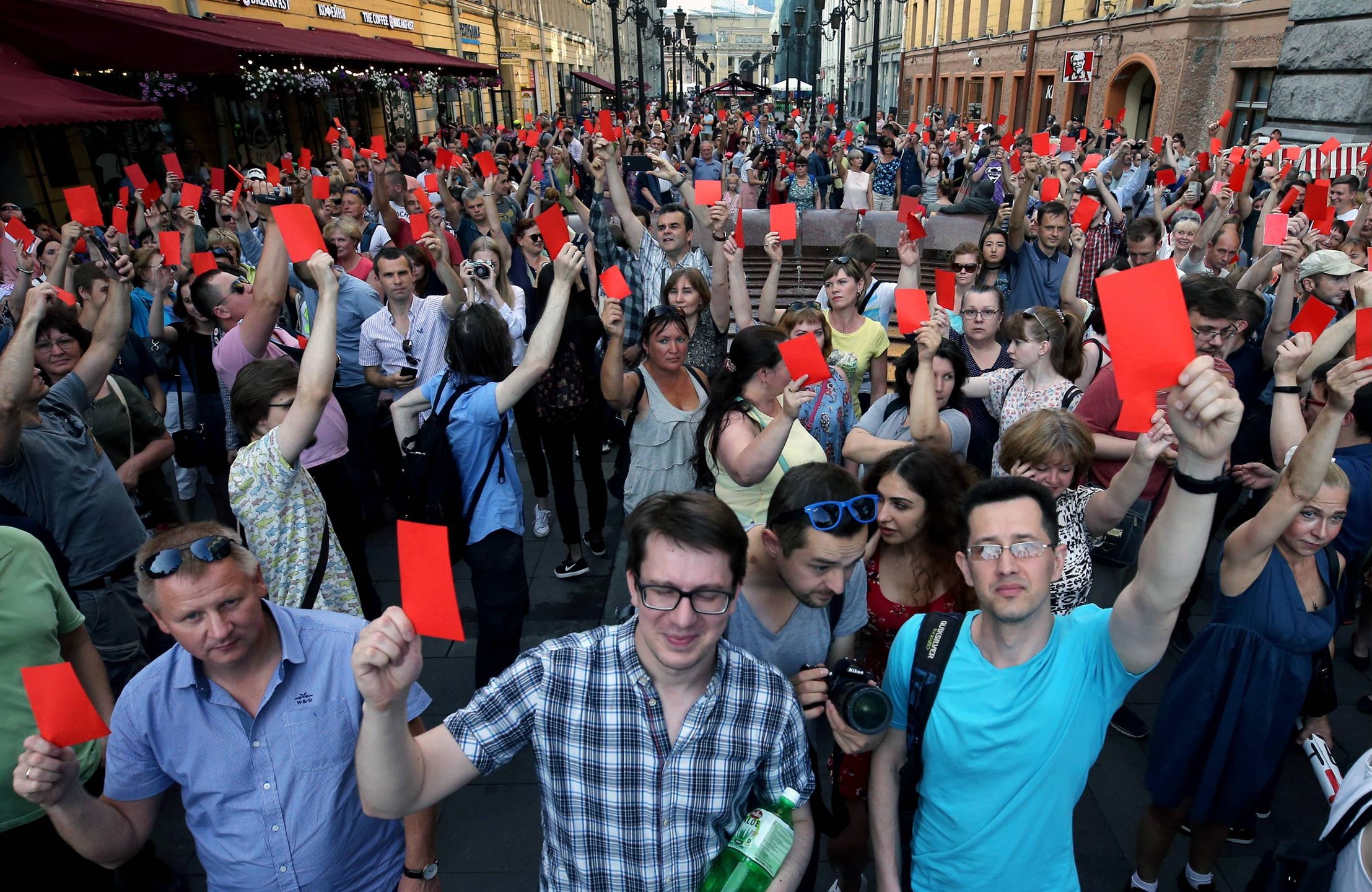 Demonstracja przeciwko podniesieniu wieku emerytalnego w Petersburgu