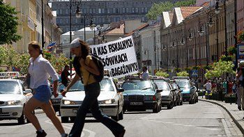 Kolumna taksówkarzy na Nowym Świecie w Warszawie