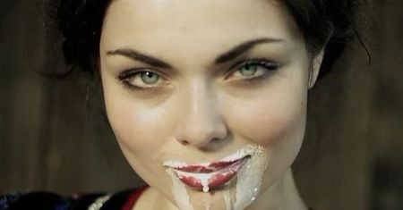 Seksowna modelka z "My Słowianie" przeszła metamorfozę. Luxuria jest teraz ruda