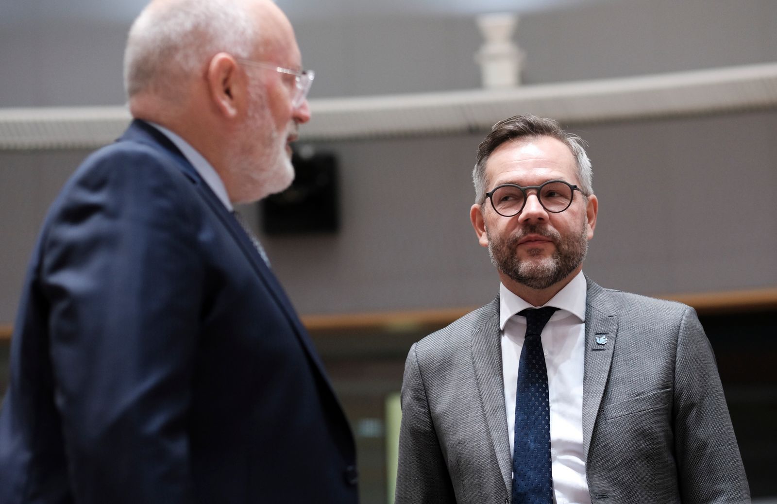 Wiceprzewodniczący KE Frans Timmermans i minister ds. europejskich Niemiec Michael Roth