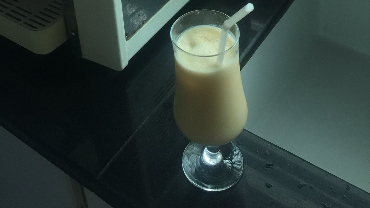 Przepis na koktajl szarlotkowy. Zrobisz w 5 minut.