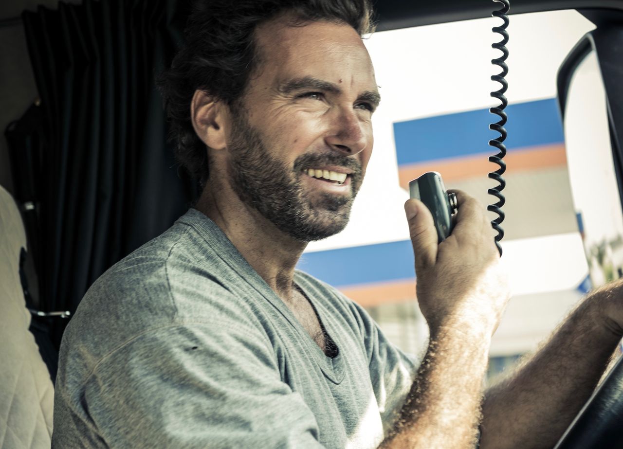 Znasz slang kierowców z CB radio? Udowodnij!