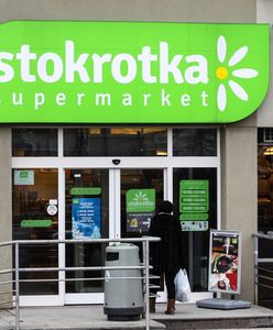 Po wódkę na wesele do Stokrotki? Tajemnicza promocja tej sieci sklepów