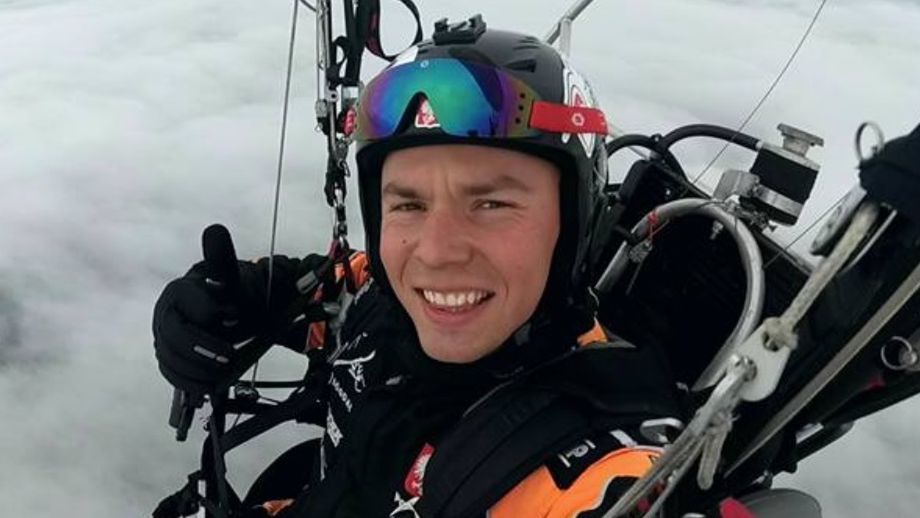 Wojciech Bógdał jest mistrzem Polski, Europy i świata w motoparalotniarstwie slalomowym