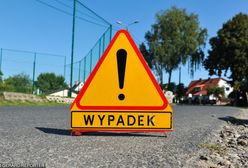 Warszawa: Zderzenie samochodów na Mokotowie. Jeden z pojazdów dachował