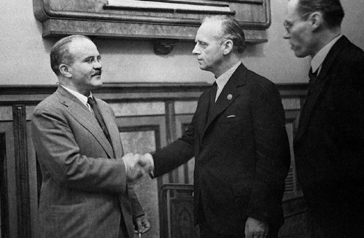 Rosyjskie MSZ: Pakt Ribbentrop-Mołotow uratował życie setek tysięcy ludzi