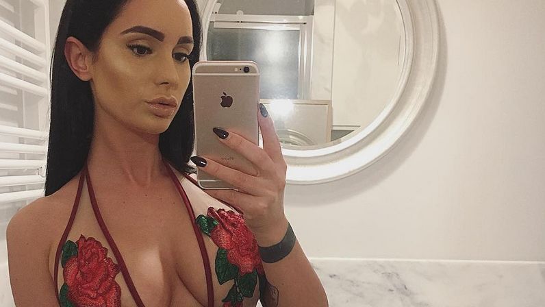 Jej Instagram pęka w szwach od odważnych zdjęć.