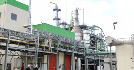 Eksplozja we Francji. Płonie fabryka biopaliw Saipol niedaleko Rouen