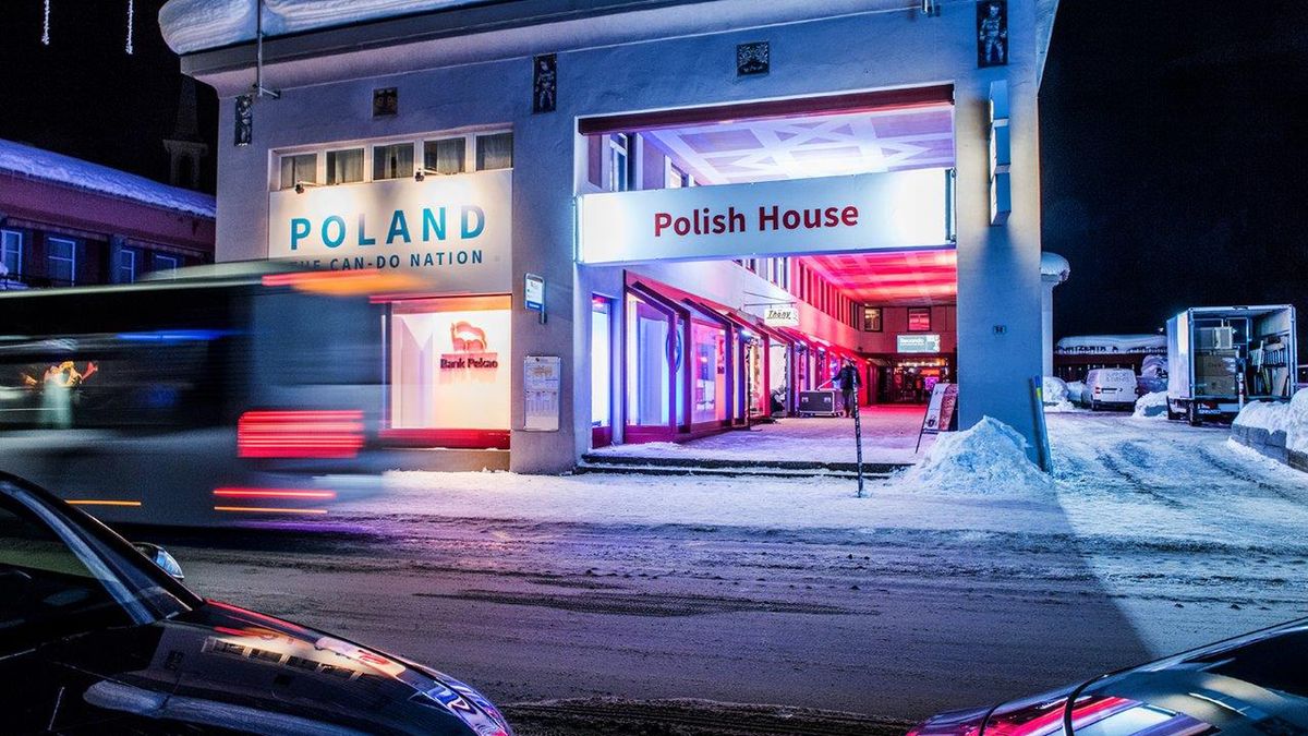 Podczas Światowego Forum Ekonomicznego w Davos, Bank Pekao podpisał umowę z firmą Warsaw Genomics zajmującą się genetyką