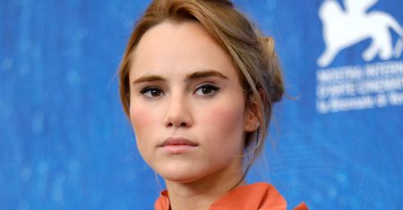 LOOK OF THE DAY: Suki Waterhouse w Fendi