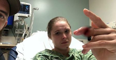 Ronda Rousey prawie straciła palec. Wykorzystała wypadek... przeciw hejterom