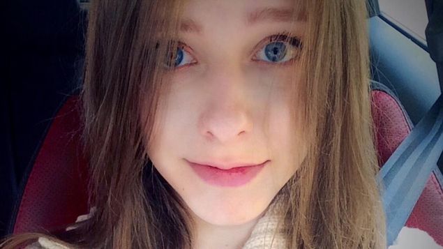 Aktorka Liza Arzamasova na pewno często słyszy pytanie o dowód osobisty