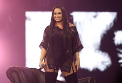 Demi Lovato coraz silniejsza? Zrobiła sobie wymowny tatuaż na szyi