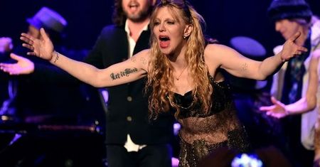 Courtney Love napadnięta. Zaatakowano samochód z gwiazdą podczas strajku taksówkarzy w Paryżu