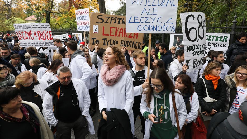 Protestujący lekarze rezydenci