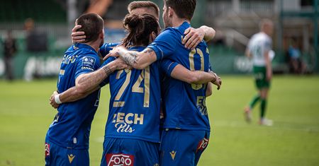 Kolejorz wygrał derby, a Raków przegrał z Zagłębiem – Lech Poznań Mistrzem Polski!