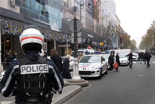 Czy 5 ładunków wybuchowych w Paryżu to ostrzeżenie?