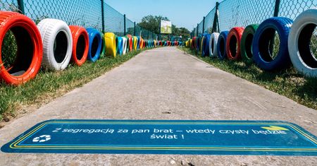 Ekologiczny plac zabaw zbudowany z materiałów z recyklingu. Kto będzie mógł z niego korzystać?
