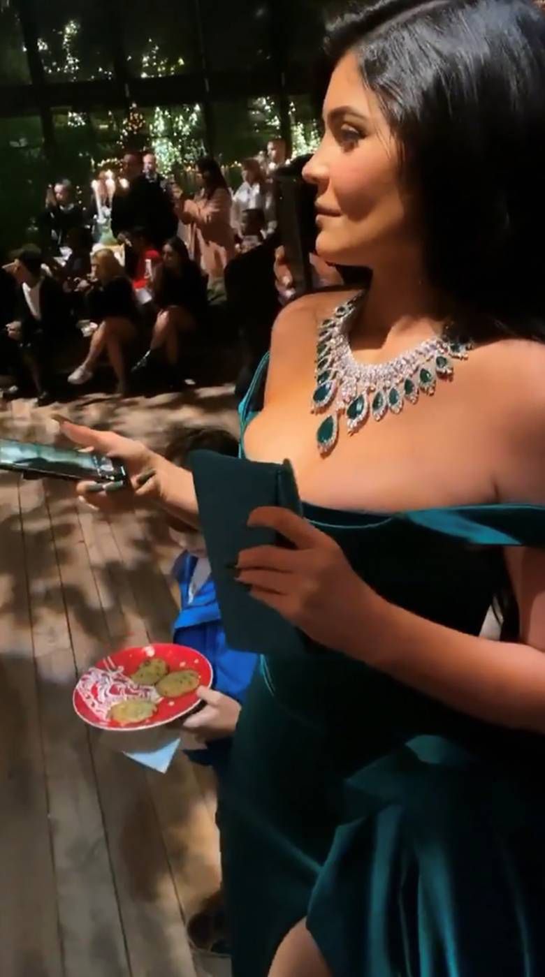 Świąteczna impreza u Kardashianów - jakie atrakcje czekały na gości?