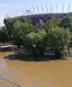 Fala kulminacyjna dotarła do Warszawy. Woda zalewa stołeczne plaże