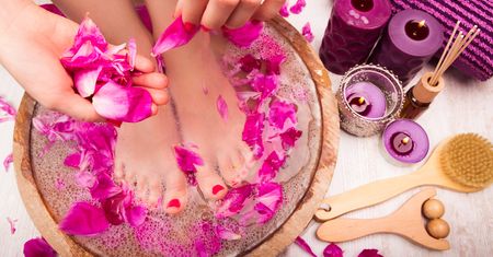 Manicure, pedicure - co do czego? Akcesoria do manicure i pedicure