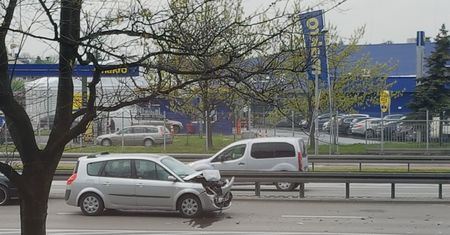 Wypadek drogowy przy siedzibie Wirtualnej Polski
