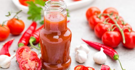 6 pomysłów na sos pomidorowy lepszy od ketchupu