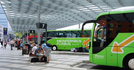 Polacy na celowniku oszustów. Ofiarą padają pasażerowie autokarów