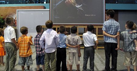 Szwecja ma problem ze Świadkami Jehowy. Pokazują dzieciom nielegalne filmy