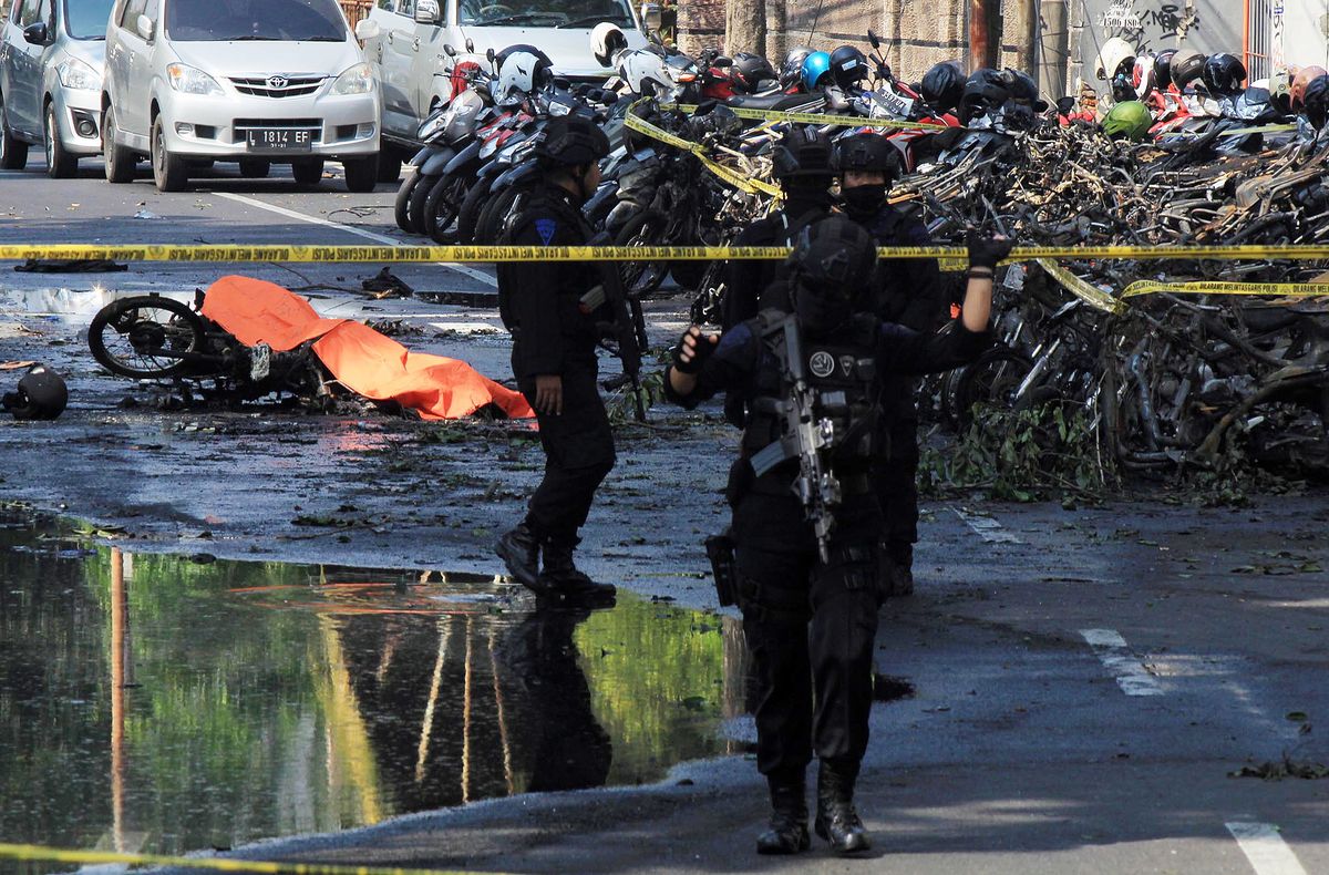 Zamach na kościoły w Indonezji. Wśród zamachowców dwie dziewczynki