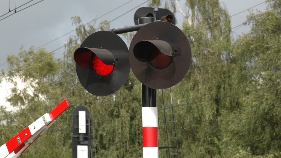 Do wypadku doszło na przejeździe kolejowym