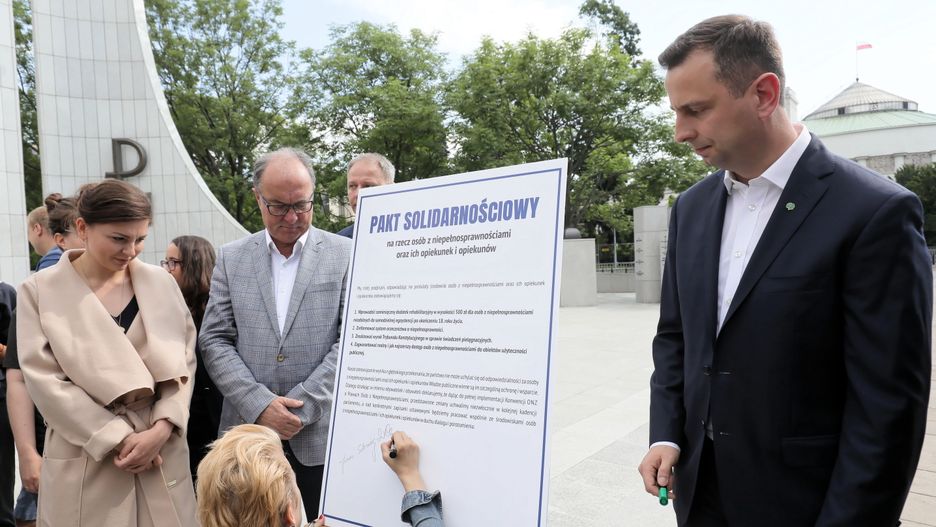 Politycy opozycji parlamentarnej i pozaparlamentarnej podpisali "Pakt solidarnościowy"