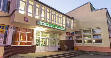 Ewakuacja szkoły w Zgorzelcu. 25 osób w szpitalu