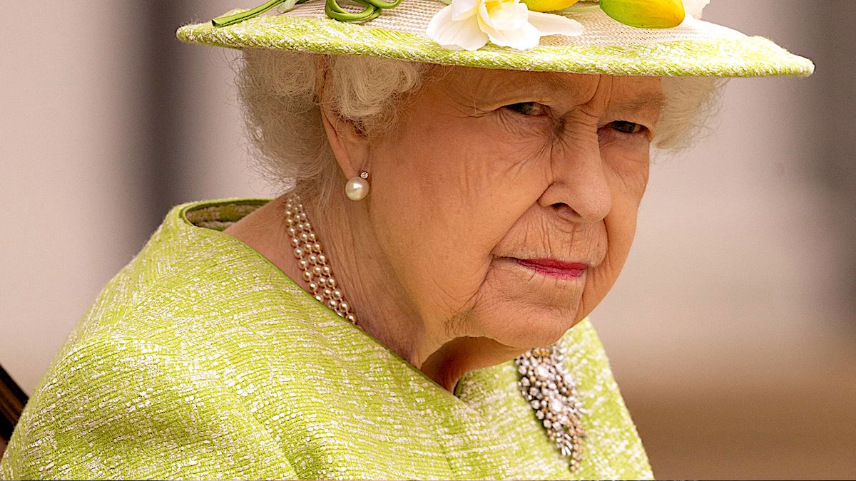 Oszpecili królową Elżbietę II na nowym portrecie. Internauci bezlitośni: „Ale wtopa”