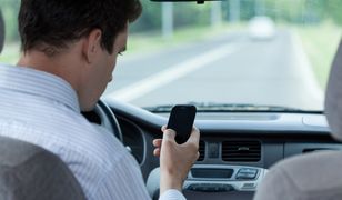 Włosi wprowadzili zawieszenie prawa jazdy za korzystanie z telefonu za kierownicą