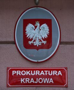 Ekshumacja ciała 39. ofiary ze Smoleńska. Śledczy na cmentarzu w Bydgoszczy