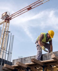 Białystok: zawalił się strop podczas budowy bloku. Są ranni