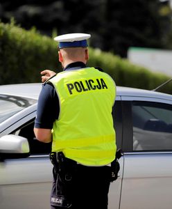 Pędził przez miasto i łamał przepisy. Potem dziękował policji za pomoc
