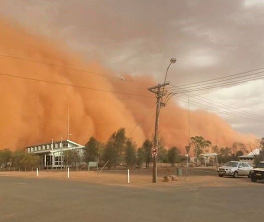 Burza piaskowa połknęła miasto w Nowej Południowej Walii